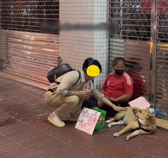 Nờ Ô NÔ in charity clip in Thailand