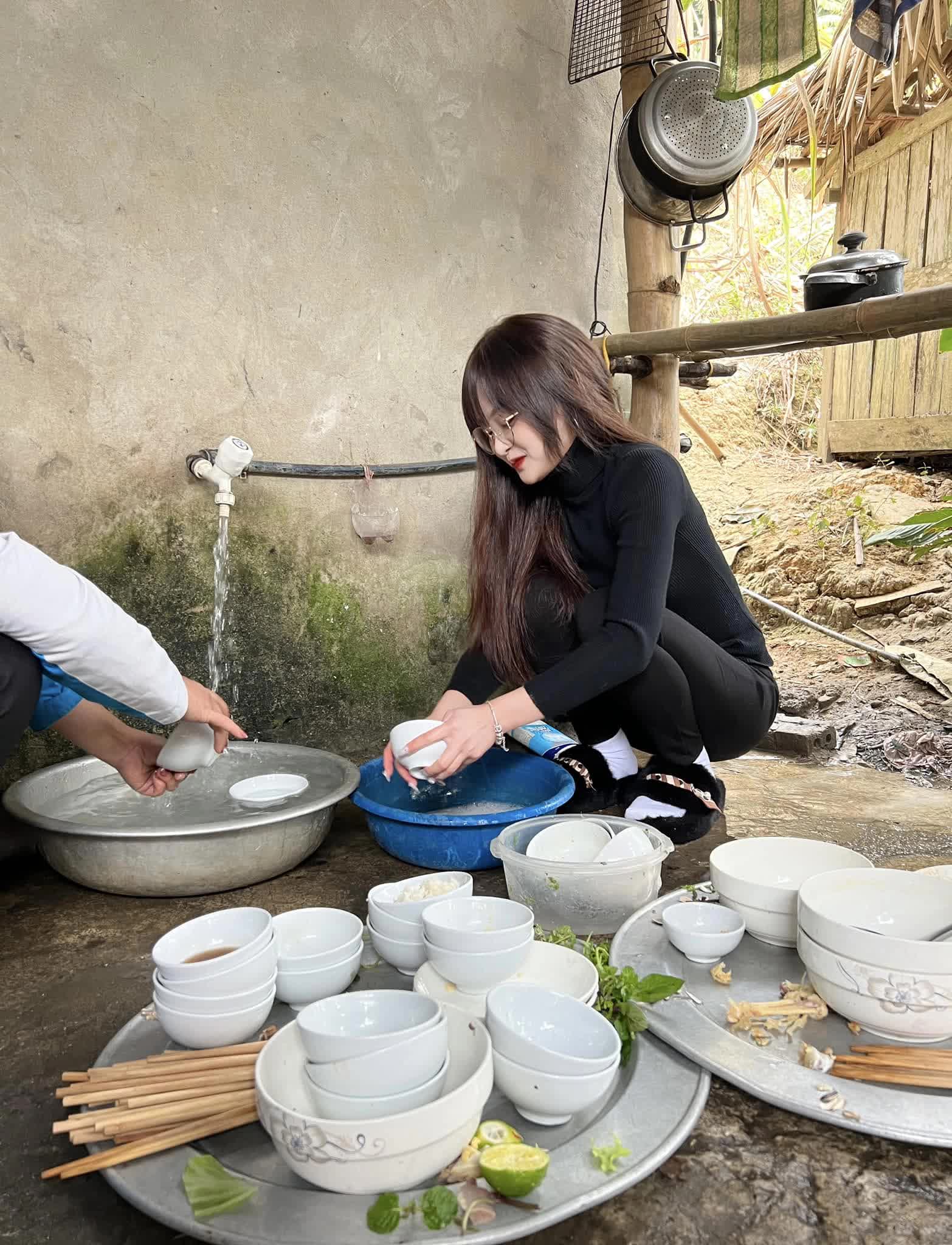 Rare Down-to-Earth Moments from TikTok Star Gấm Kami 3 32635713221112628624158658190820466068303292n 16746078645511388857021 1674632234475 1674632234642250729967