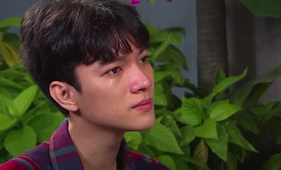 Streamer Hiếu Leblanc Opens Up About Stealing Money From Mom 2 Hiếu Leblanc emotional moment