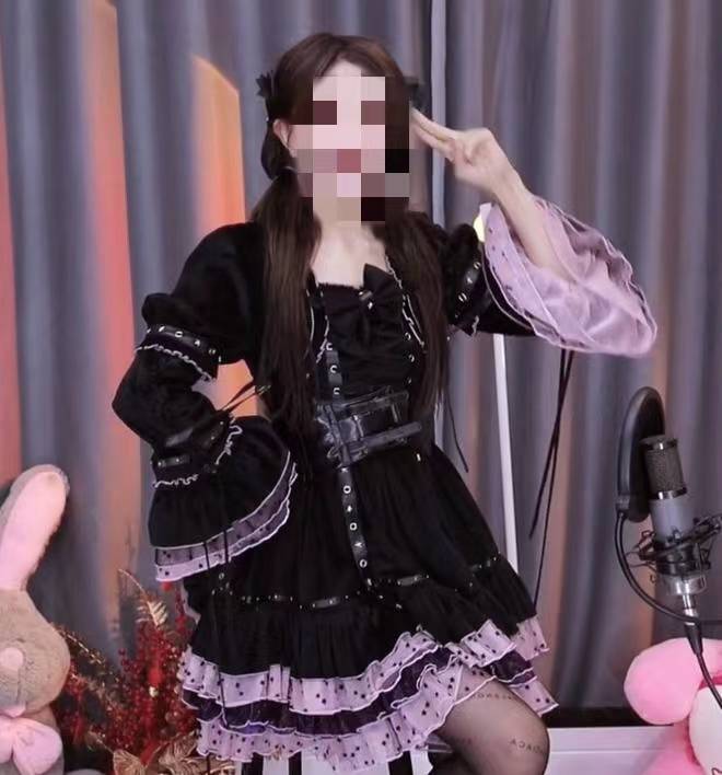 Gamer Caught by Wife After Huge Donation to Female Streamer 1 Illustration image