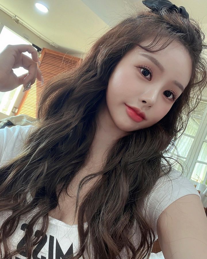 Streamer Barbian Sparks Debate Claiming $50K Monthly from Her Looks 3 She revealed she can earn 1.2 billion VND monthly