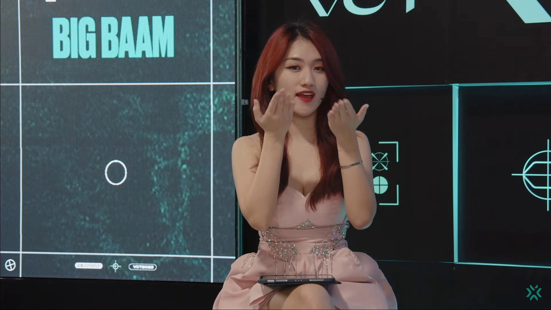 Valorant MC Linh Nắng Stuns Fans with Her Charm and Looks 1 Valorant MC Linh Nắng