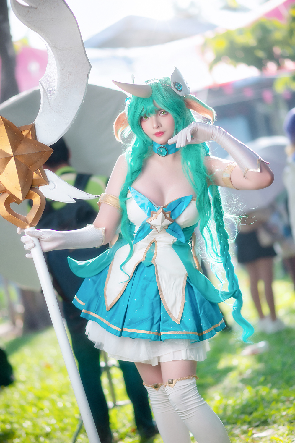 Top Cosplayers Shine at Vietnam Game Festival Finals 7 Cosplayers posing at the event