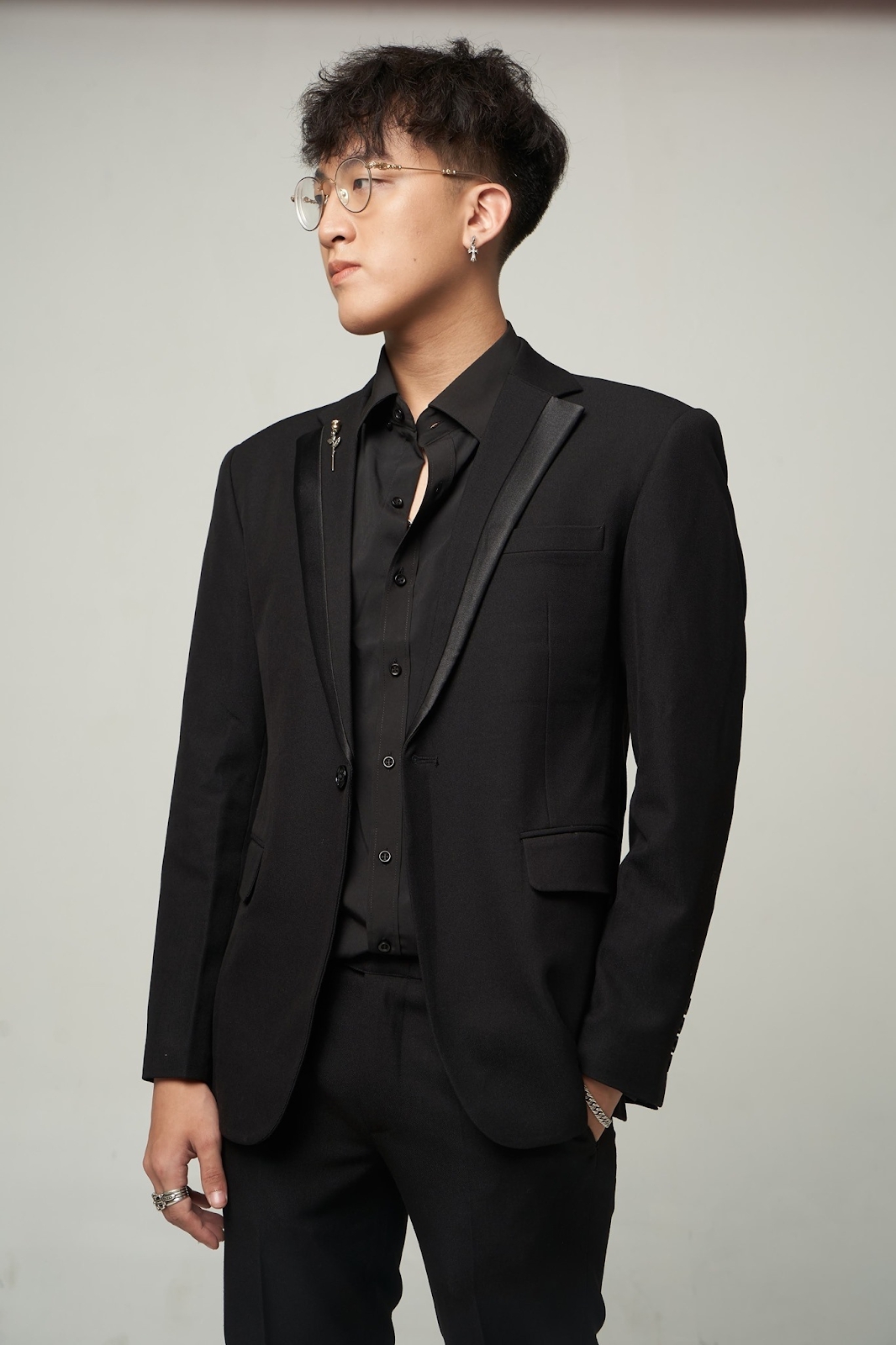 Team Refund's Nhism Melts Fans with Sweet Graduation Photo Gesture 3 He has one of the largest viewer bases in Refund Gaming across top streaming platforms.