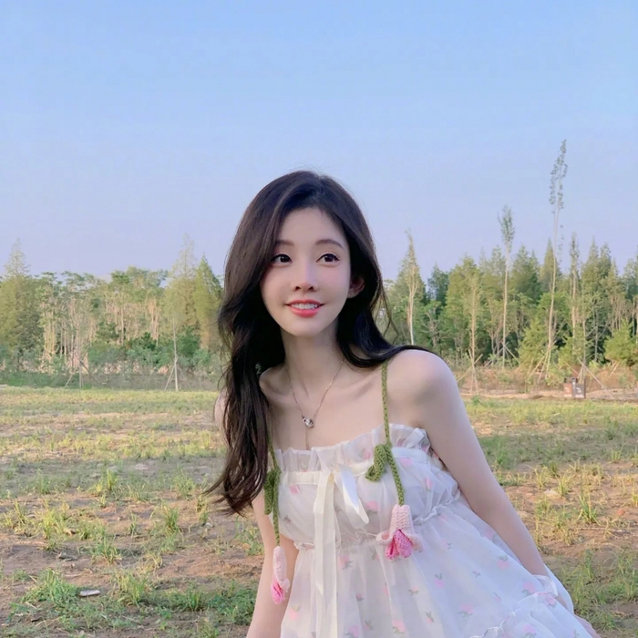 Top Chinese Streamer Phung De Mac’s Life After Hiatus 3 Sweet and pure looks helped the streamer build a huge fanbase