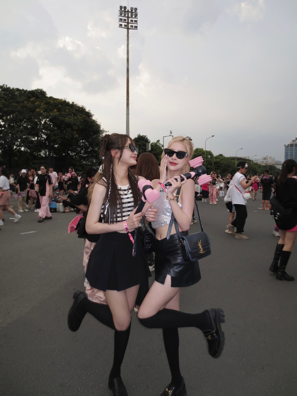 Huyean Dieau with a friend at the idol concert.