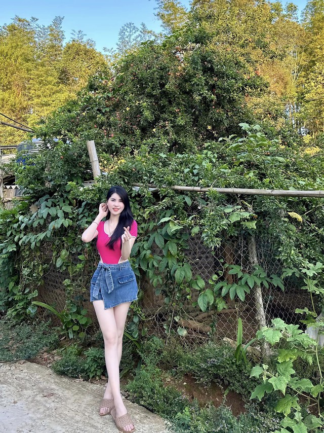 Angolan Vlogger Sparks Debate Posing with Vietnamese Hot Girl 7 photo 1 16922479664901226686488 1692319272159 16923192722811072119026