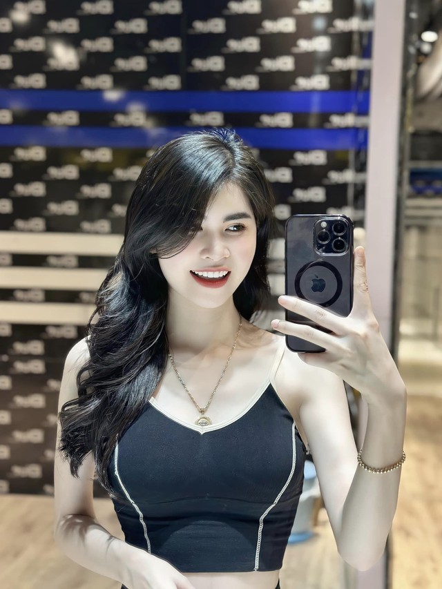 Angolan Vlogger Sparks Debate Posing with Vietnamese Hot Girl 6 photo 2 16922479681321521157942 1692319271423 16923192715371230448444