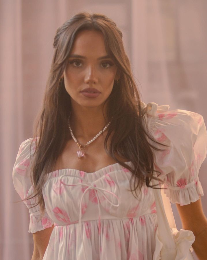 YouTuber Sparks Backlash for Demanding Bank Info on First Date 3 Sofia Franklyn podcast reaction