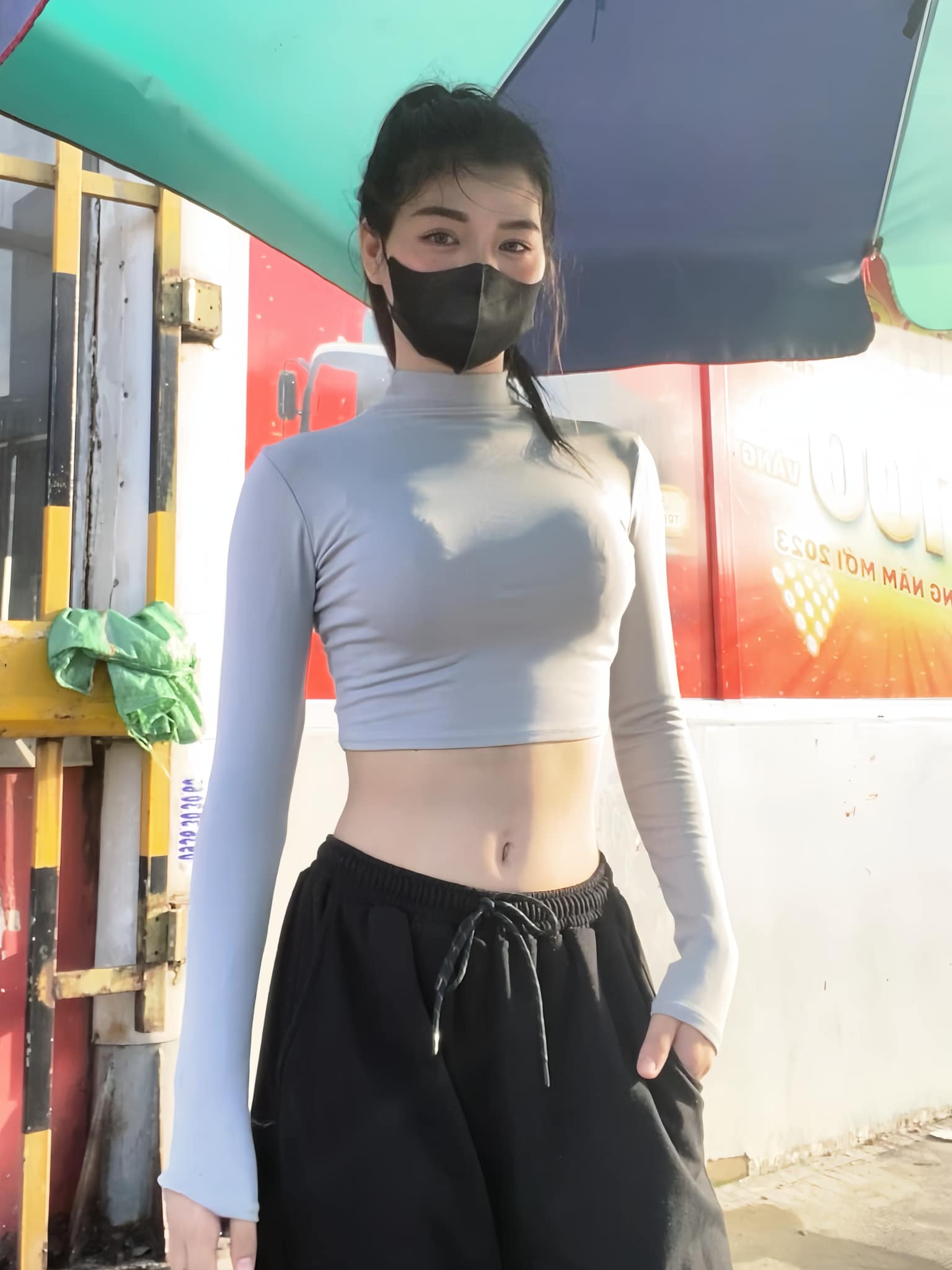 Coffee Seller Bích Lệ Shuts Down Critics Over Her Bold Style 3 3674564506016031121619215733117036200212209n 17012344143701230476692