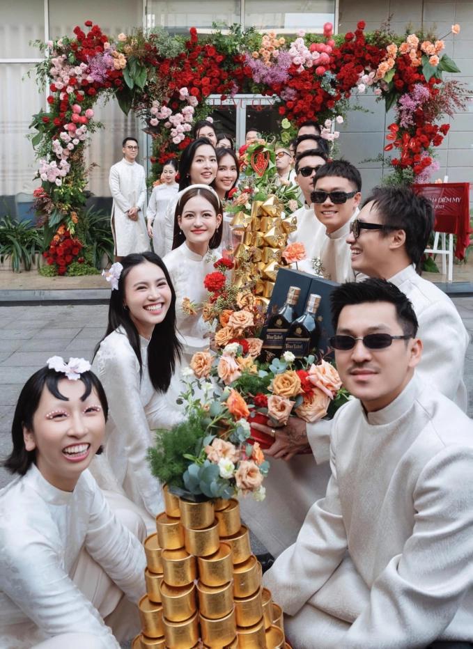 Trang Hy Responds to Criticism Over Unique Bridesmaid Look 3 Trang Hy's unique bridesmaid style