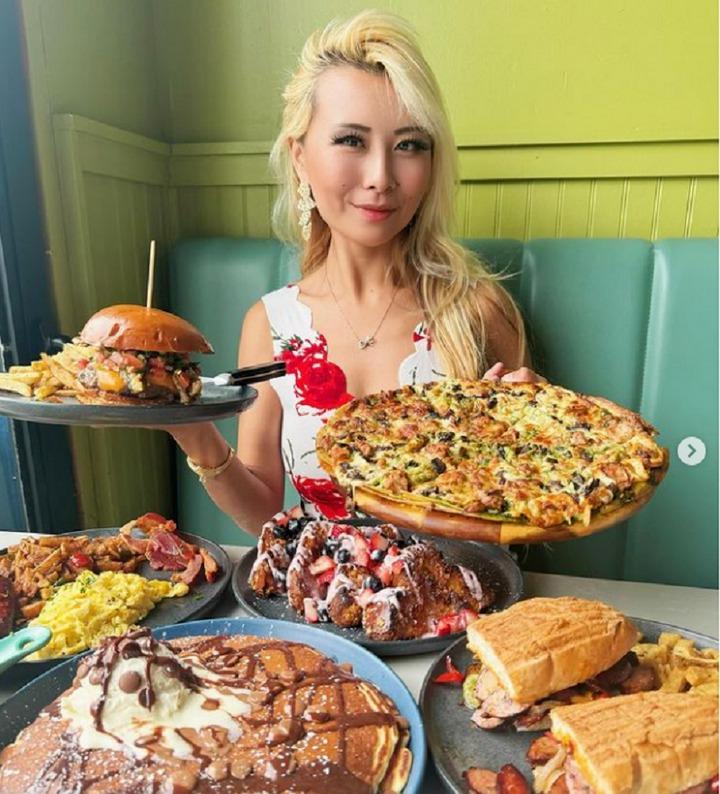 How Gaming Helped This Food Reviewer Earn Millions 1 Besides earning from eating contests, Huang also makes money from her eating videos on social media.