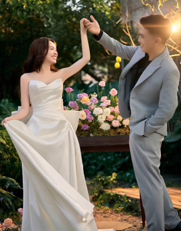 TikToker Đặng Thu Hà Opens Up About Her Sudden Wedding 1 screenshot 2023 12 08 165131 1702031024291731768773
