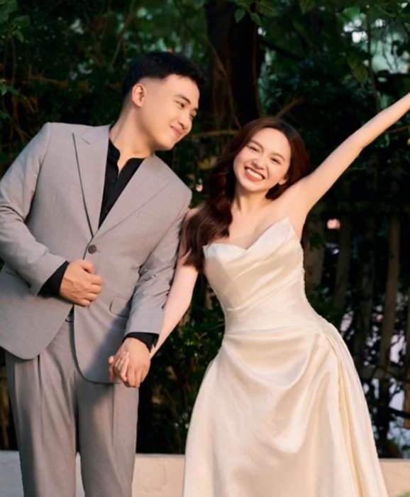 TikToker Đặng Thu Hà Opens Up About Her Sudden Wedding 2 screenshot 2023 12 08 165206 17020310242361936560747