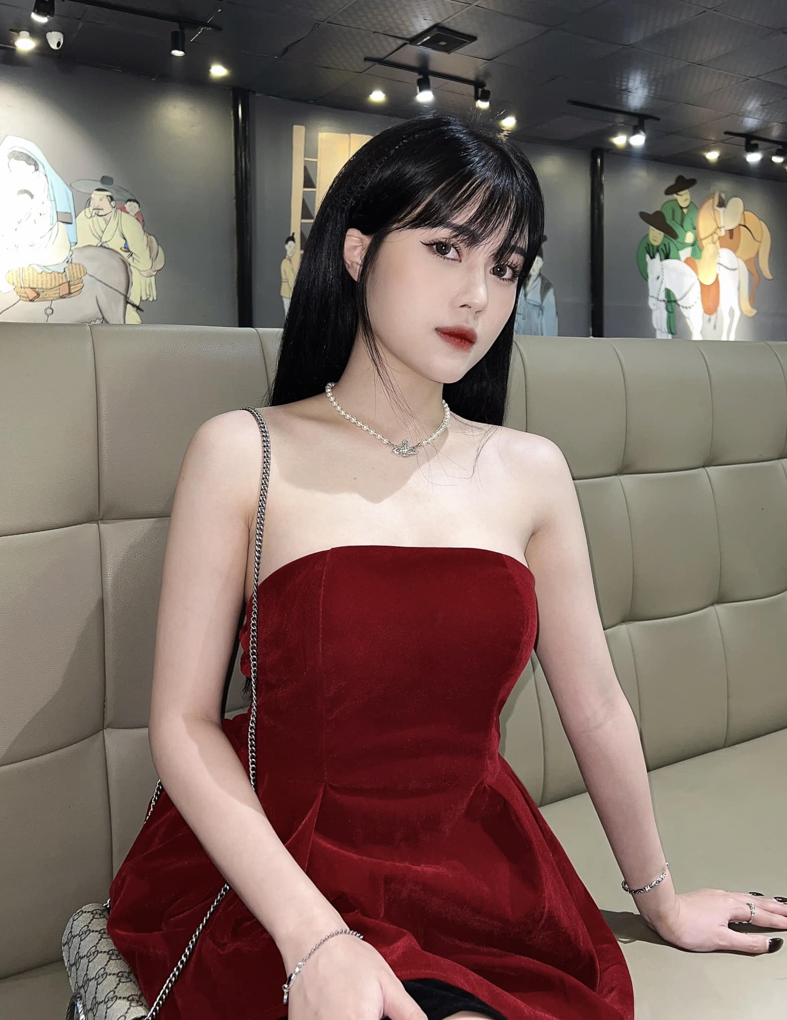 Streamer Thủy Tiên’s Fans React to Her Single Life Confession 4 Thuy Tien smiling candidly