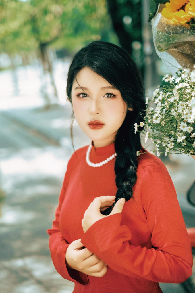 Tran Thanh Nga in traditional ao dai