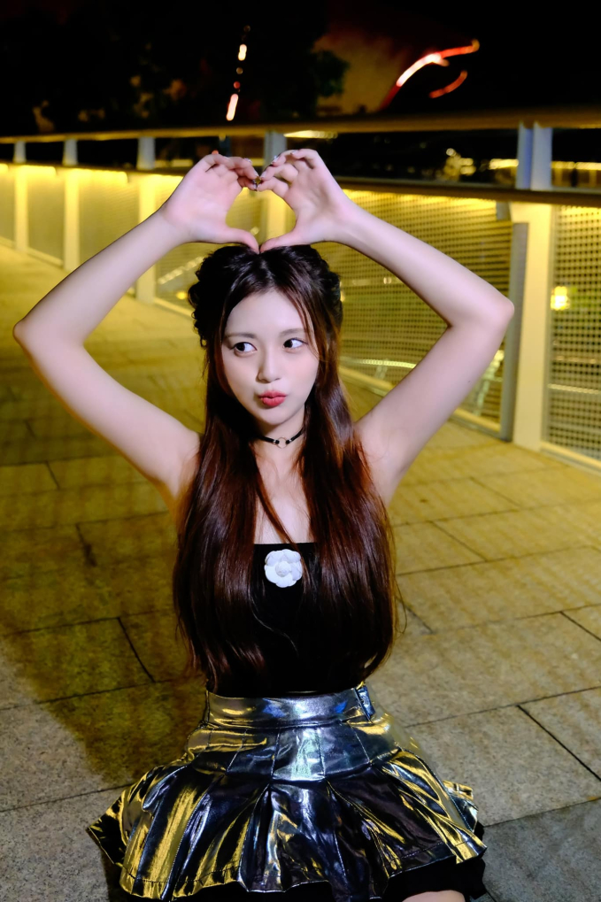 Korean Star Young Ju Wows Fans with Vietnamese Quiz Skills 4 Young Ju posing outdoors