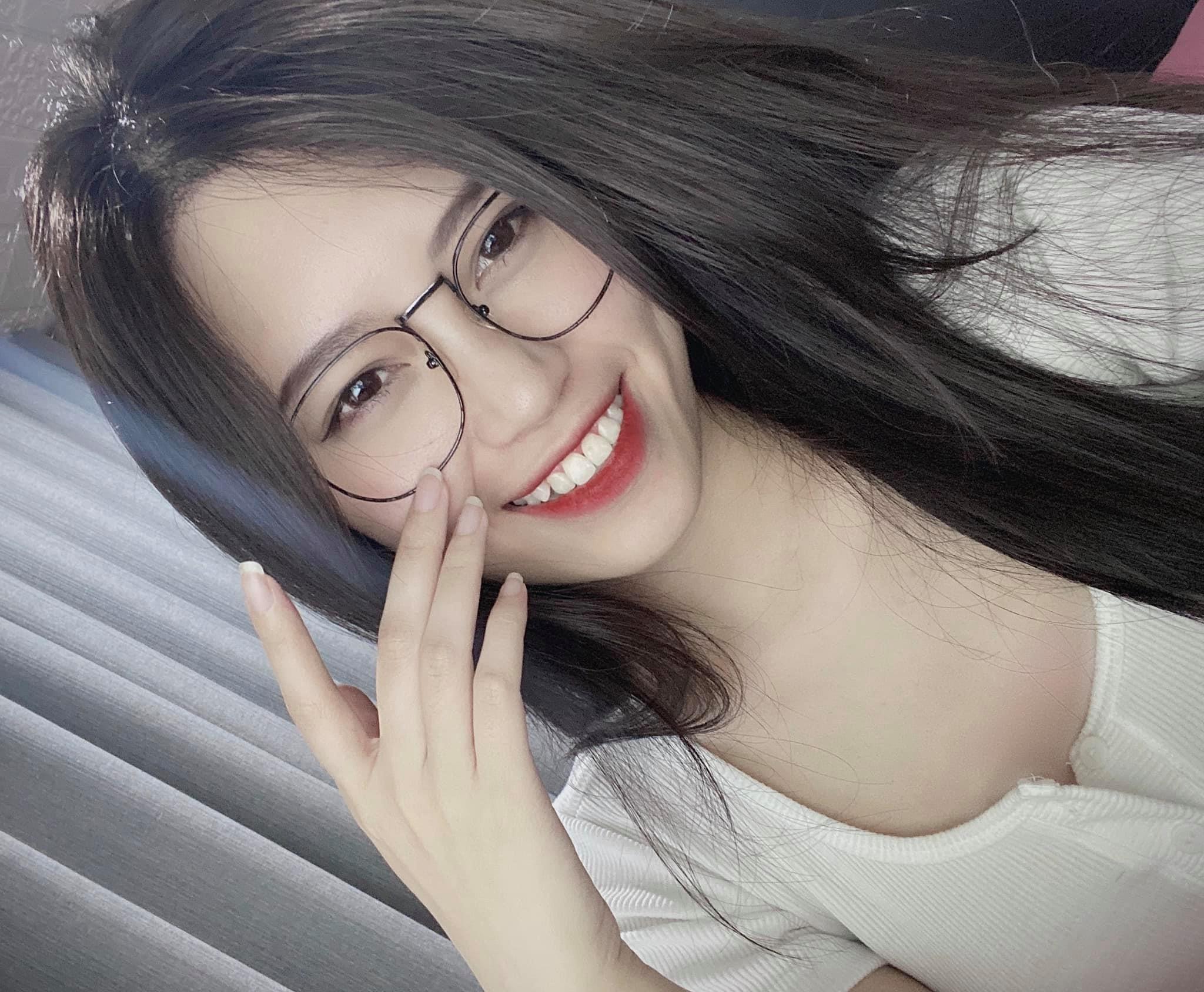 Streamer Thủy Tiên’s Fans React to Her Single Life Confession 1 Thuy Tien streamer portrait