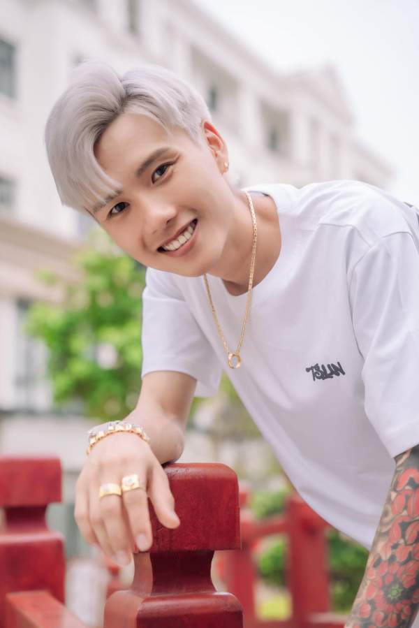 TikTok Star Đạt Villa Faces Backlash Over 'Artist' Title 1 Đạt Villa TikTok