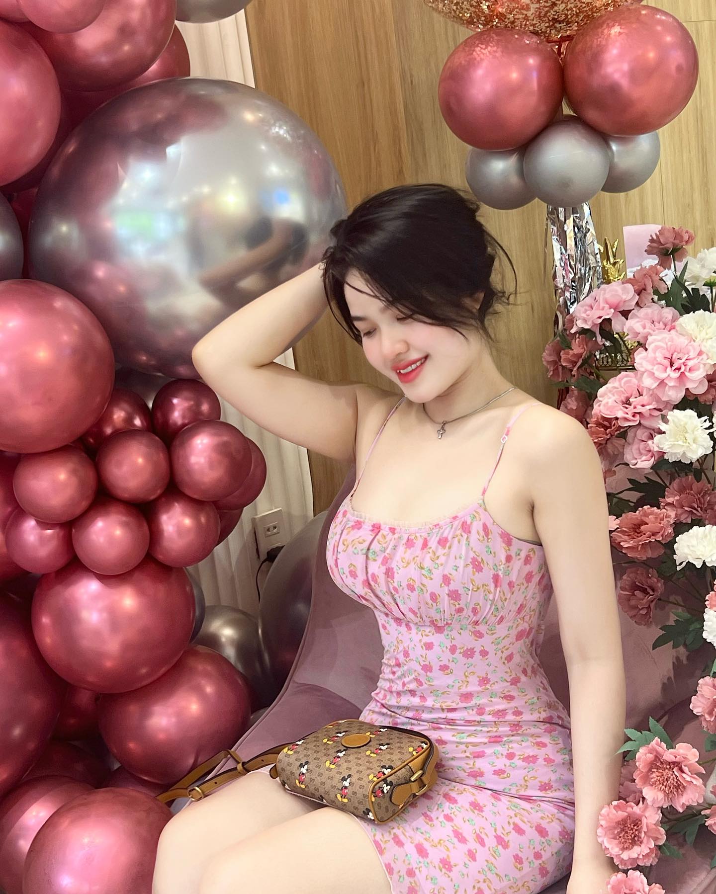 Meet the Stunning Senior Who Won Over a Top IT Engineer 5 Ngoc Lan showing off her fit figure