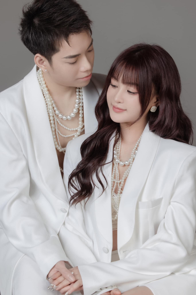 Latest couple photos of Quang Hai and LyLy Sury.