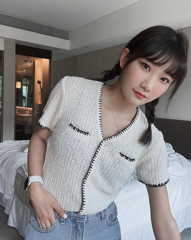 YouTuber Alyssa Shares Harassment Video After Wearing Short Dress 3 Man harassing Alyssa