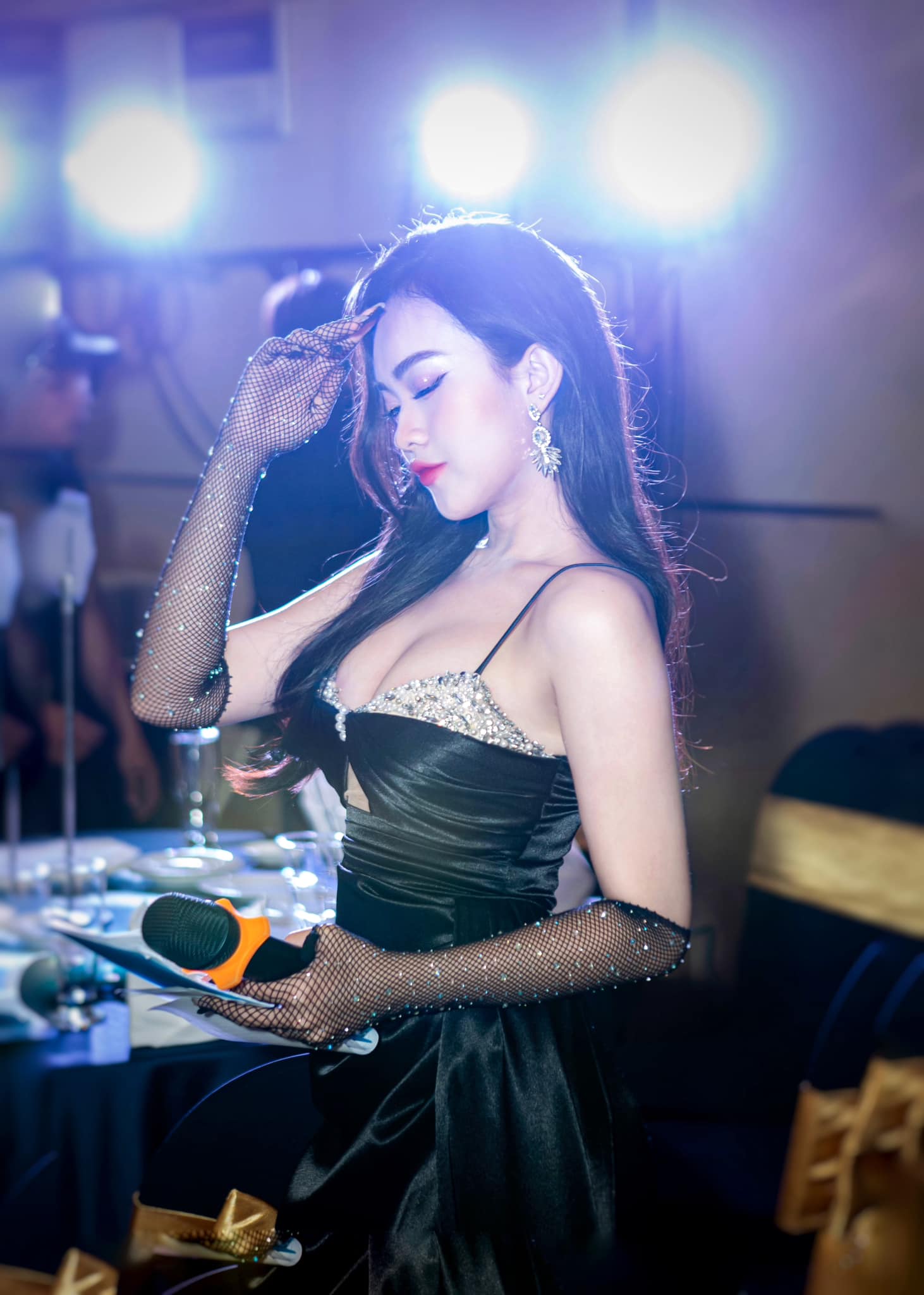 New Liên Quân MCs Spark Debate Among Fans 3 The fiery figure of the MC