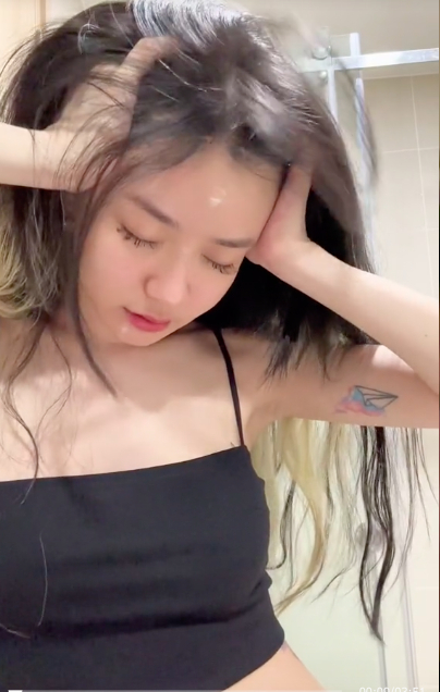 TikToker's Stunning No-Makeup Look Sparks Viral Buzz 1 anh1jpg3 1608 1711296820534 17112968217081227581492