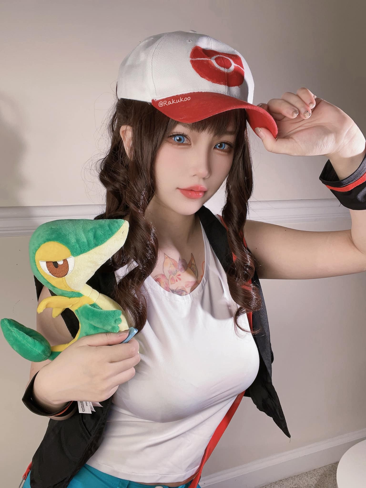 Cosplayer Transforms Into Pokémon Trainer Satoshi with Stunning Look 1 Cosplayer Rakuko as Pokémon Trainer Satoshi