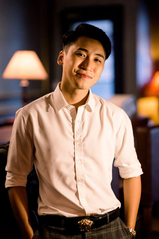 Vlogger Huy Cung Leaves Social Media to Find True Happiness 3 Huy Cung at a public event