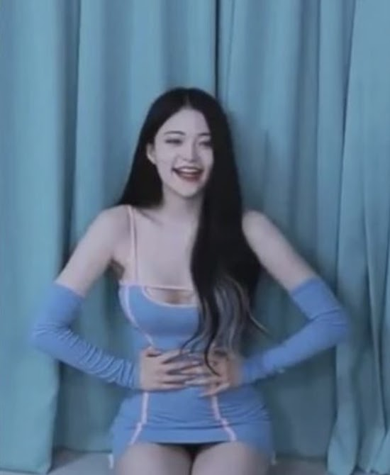 Streamer Somyi Sentenced for False Harassment Claim 1 Somyi streaming in revealing outfit