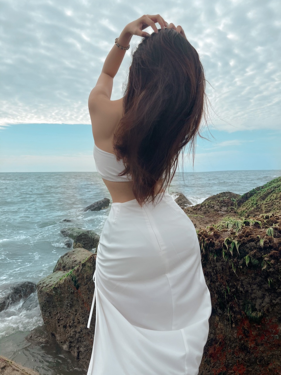 Ngoc Tran Stuns Fans with Unique, Sexy Poses 2 vo ngoc tran 5 1614786482347 1709431434006 1709431434210881304741