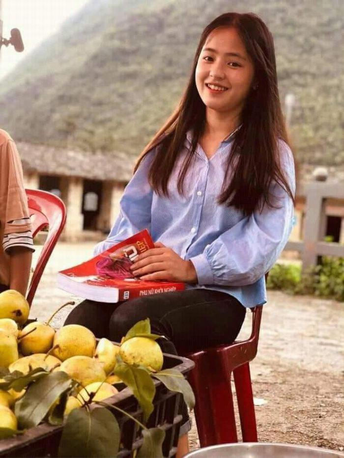 From Street Seller to Star: Vang Thi Sinh’s Stunning Transformation 2 Vang Thi Sinh during early fame