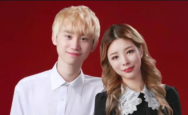 Umi Stuns Fans with Elegant Shoulder-Baring Look 9 Married young at 22, their relationship sparks envy.
