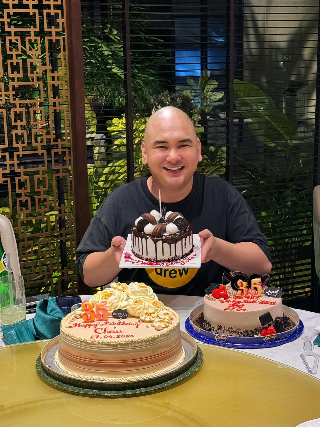 Xemesis Shocks Fans with Bold New Shaved Head Look 1 Xemesis with shaved head celebrating new age.