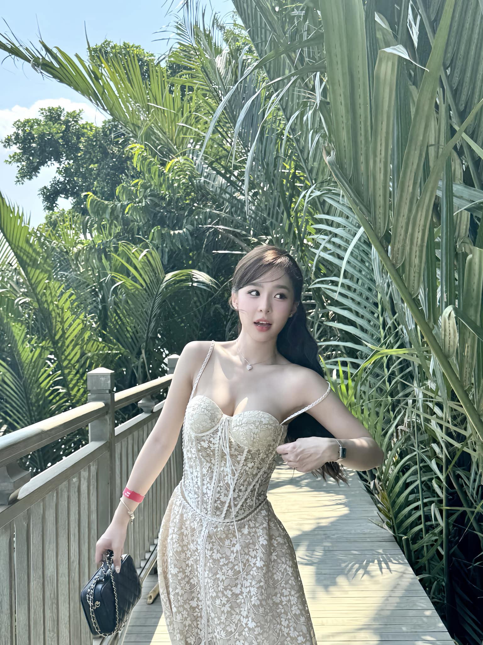 Tammy Phạm Dazzles with Fiery Curves After Gamer Breakup 8 Sexy yet innocent, making male fans swoon.