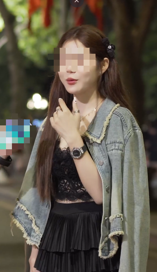 Streamer Flaunts 2 Billion Dong Outfit, Fans Skeptical 1 edit screenshot 2024 05 04 095739 17147928540211135874483