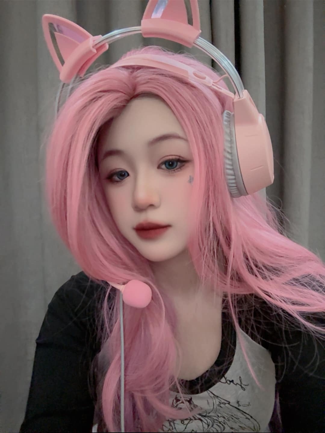 Gamer Girl Stuns Fans with Casual Seraphine Cosplay 1 4522938301686664292096842146551354229758277n 172196415281821582886