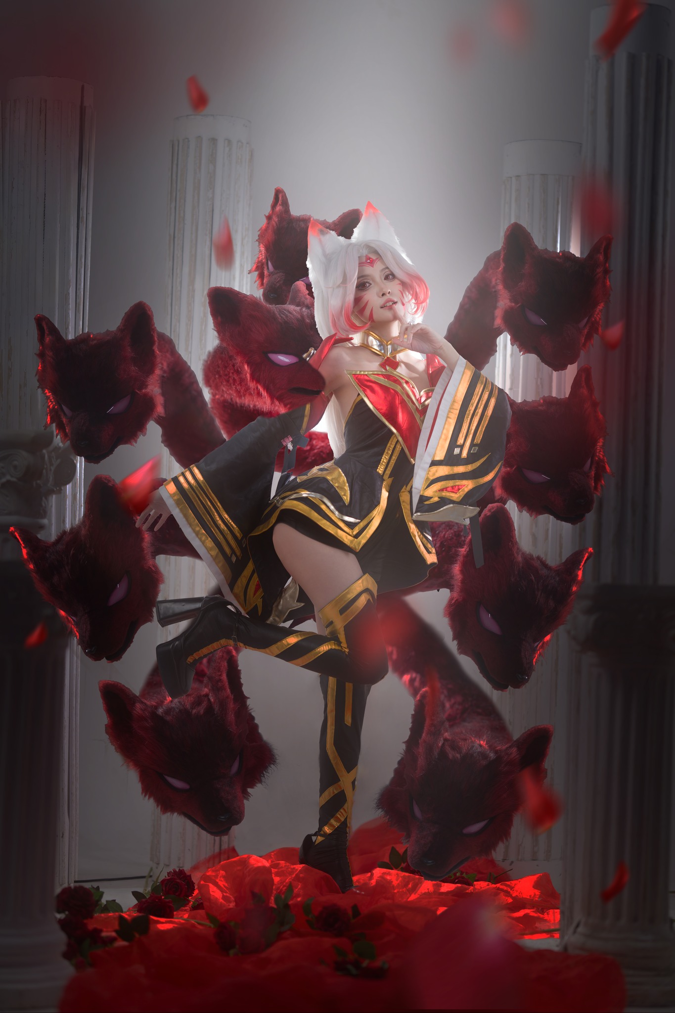 Ta Vy cosplay pose