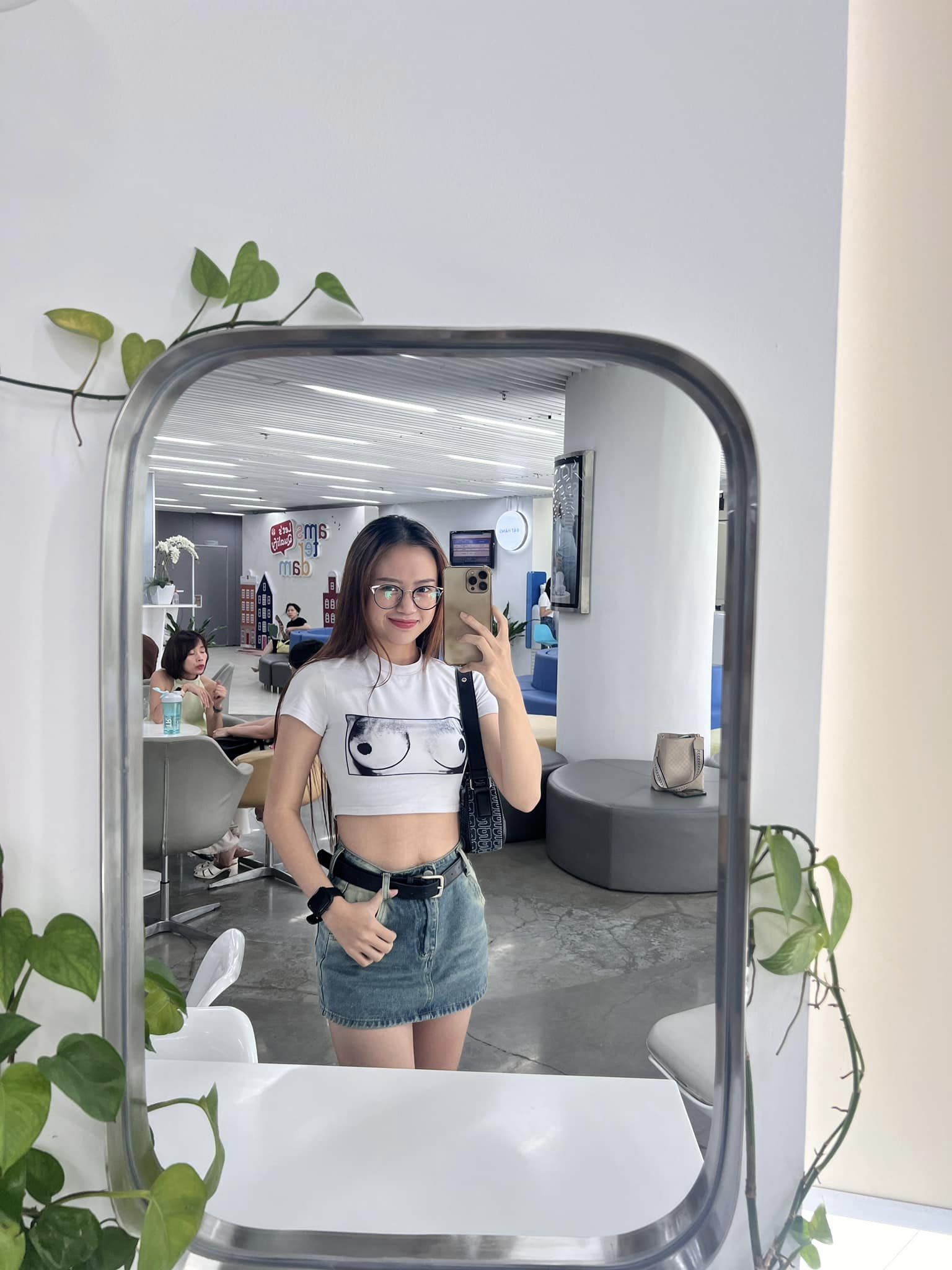 Mai Linh Zuto Shows Off Stunning Body Transformation After 2 Months 3 Mai Linh Zuto fitness progress