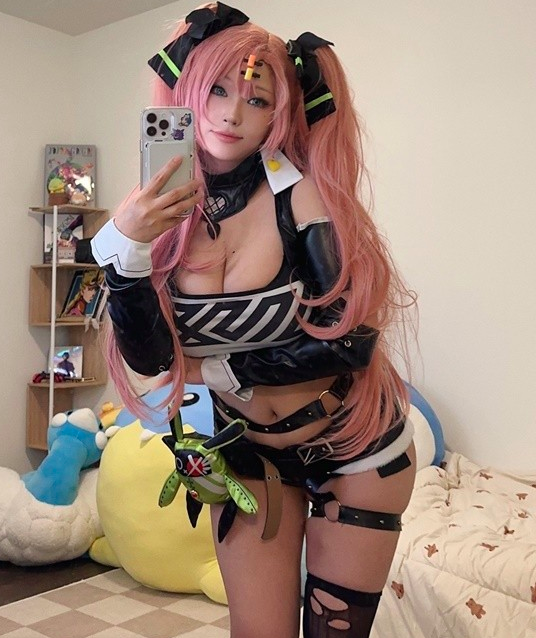 Korean Streamer Hyoon Steals Spotlight with Zenless Zone Zero Cosplay 3 anh chup man hinh 2024 08 10 luc 212944 17233002479381238198460