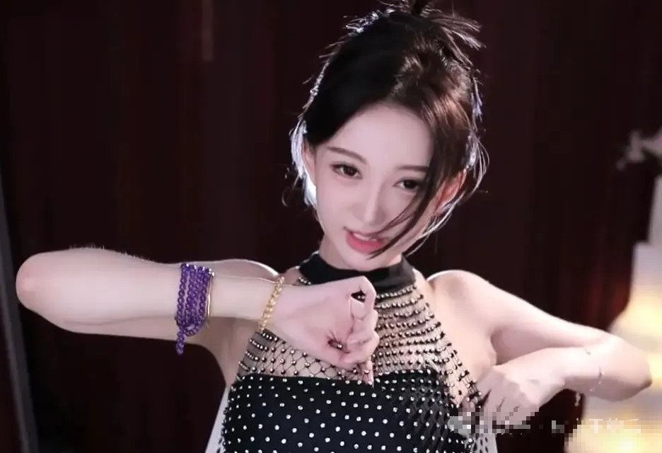 Streamer Nanmeier Rises After Mina’s Dance Stream Exit 2 Mina’s exit from the dance streaming scene left fans disappointed but opened doors for new faces like Nanmeier.