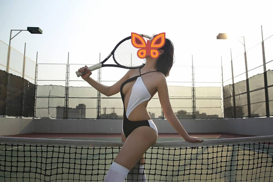 Hot Girl Sparks Debate Playing Pickleball 8 Hours Daily 5 Hot girl showing off fit body