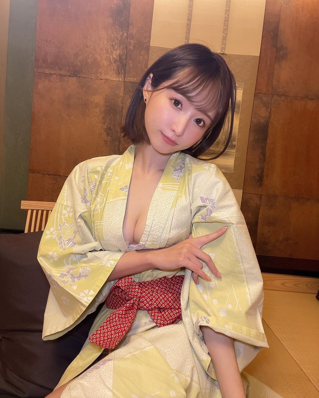 Amatsuka Moe Announces Retirement After 10 Years in Adult Films 2 Amatsuka Moe emotional announcement