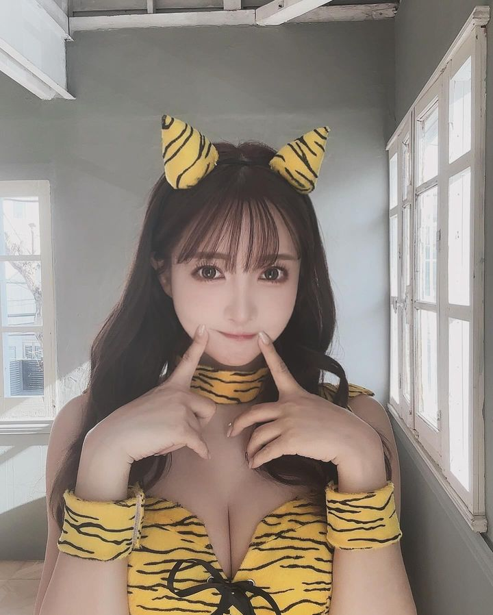 Yua Mikami Faces Backlash Over Sexy Photos After Retirement 2 photo 1722501943182 17225019435231047311943