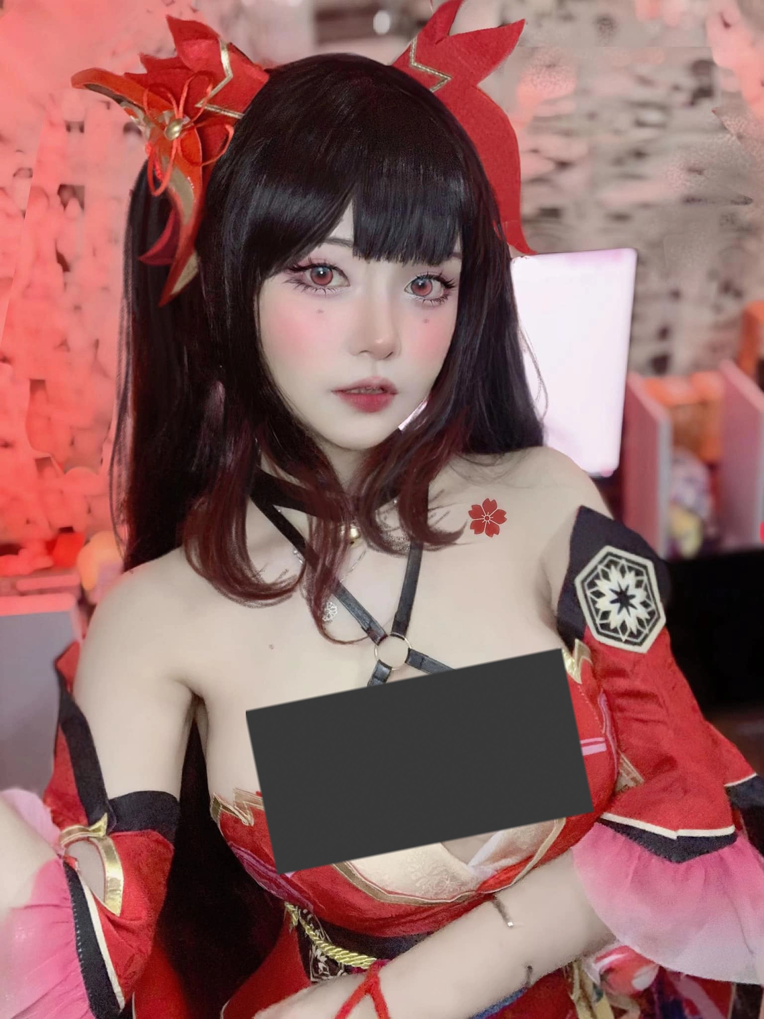 Cosplayer Shares Stunning Throwback Photos That Shock Fans 1 photo 1722665475082 1722665475256804173643
