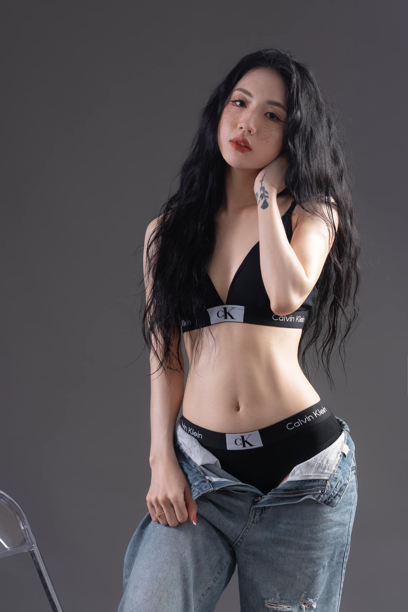 Vietnamese Football Star Tran Thi Duyen Stuns in Bikini 3 photo 1723105786157 17231057876991282522315