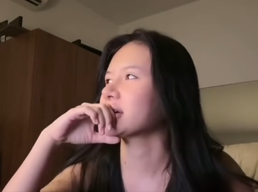 Xuân Ca Opens Up About Being 'Invisible' on Live Show 3 Xuân Ca emotional during livestream
