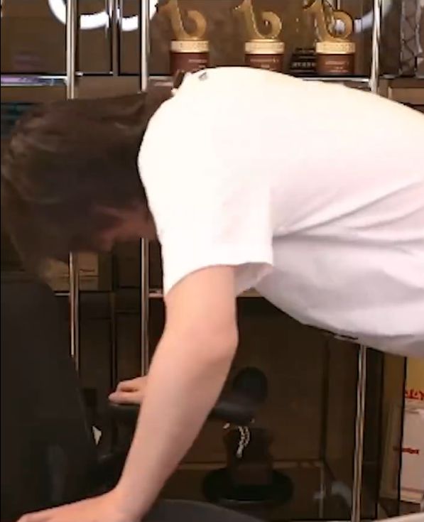 Streamer Feels Dizzy Playing Black Myth: Wukong Live 4 urlhttp3a2f2fdingyuews126net2f20242f08202f79e99c07j00siiaae00apd000gl00kfg 17242265601001972983137 1724229960580 17242299606462012930405
