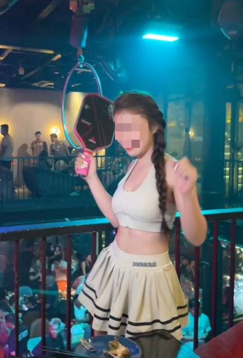 Pickleball Star P.D Embraces Bold Style Despite Backlash 7 edit screenshot 2024 09 19 104748 17267178539541694166068